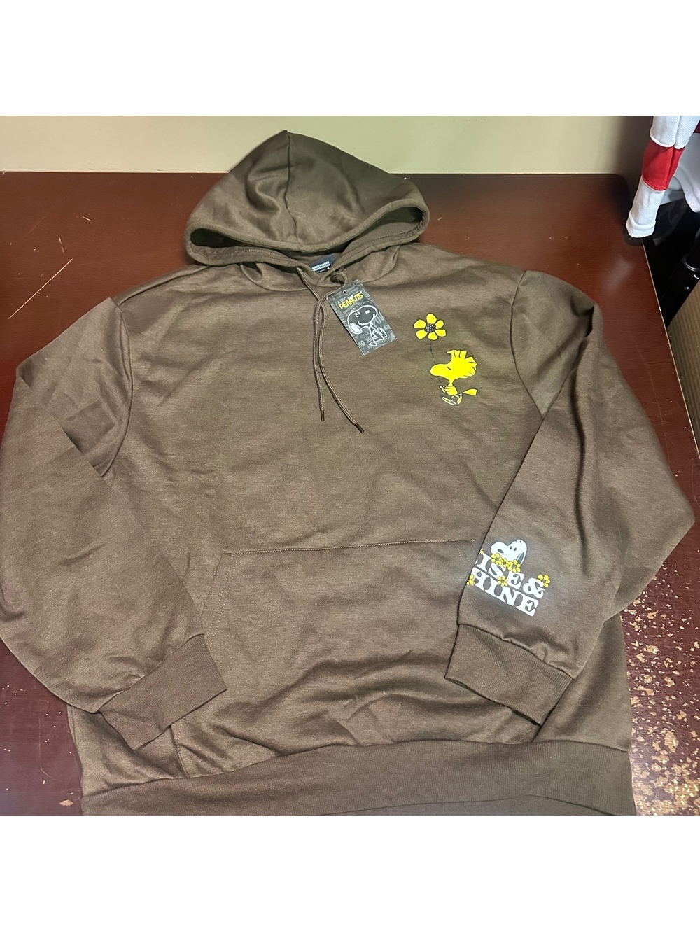 Peanuts snoopy Woodstock brown, men’s pull over hoodie, XL